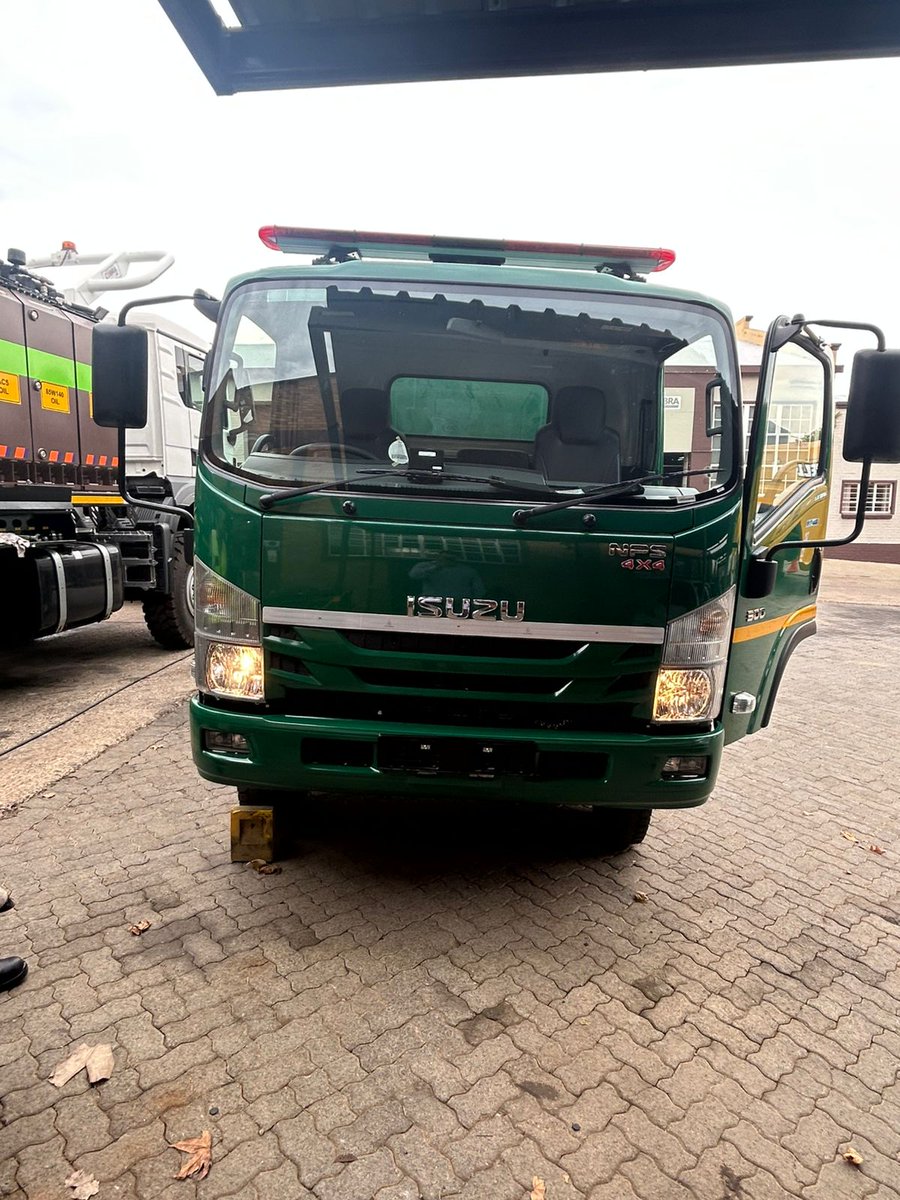 Fidelity_Secure's tweet photo. KZN, we're coming in hot with five new Fidelity SecureFire trucks, ready to tackle flames and be your first line of defense against fires.

#FidelitySecureFire #KZN #FightingFlames #FireSafety #FidelityMeanMachine #biggerandbetter #FidelityServiceGroup #WeareFidelity https://t.co/ZOsvMvl6Bi