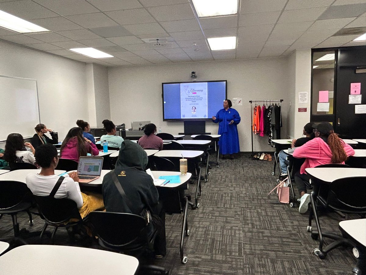 TXSUACADEMICS's tweet photo. Becoming HER✨
Yesterday we had the pleasure to talk to our Lady Tigers on the following topics: Mental Health, Self-Worth, Healthy Relationships, and Finding Balance. We would like to thank all of the students and guest speakers, for informing our athletes on the various topics. https://t.co/OGYwKNODic