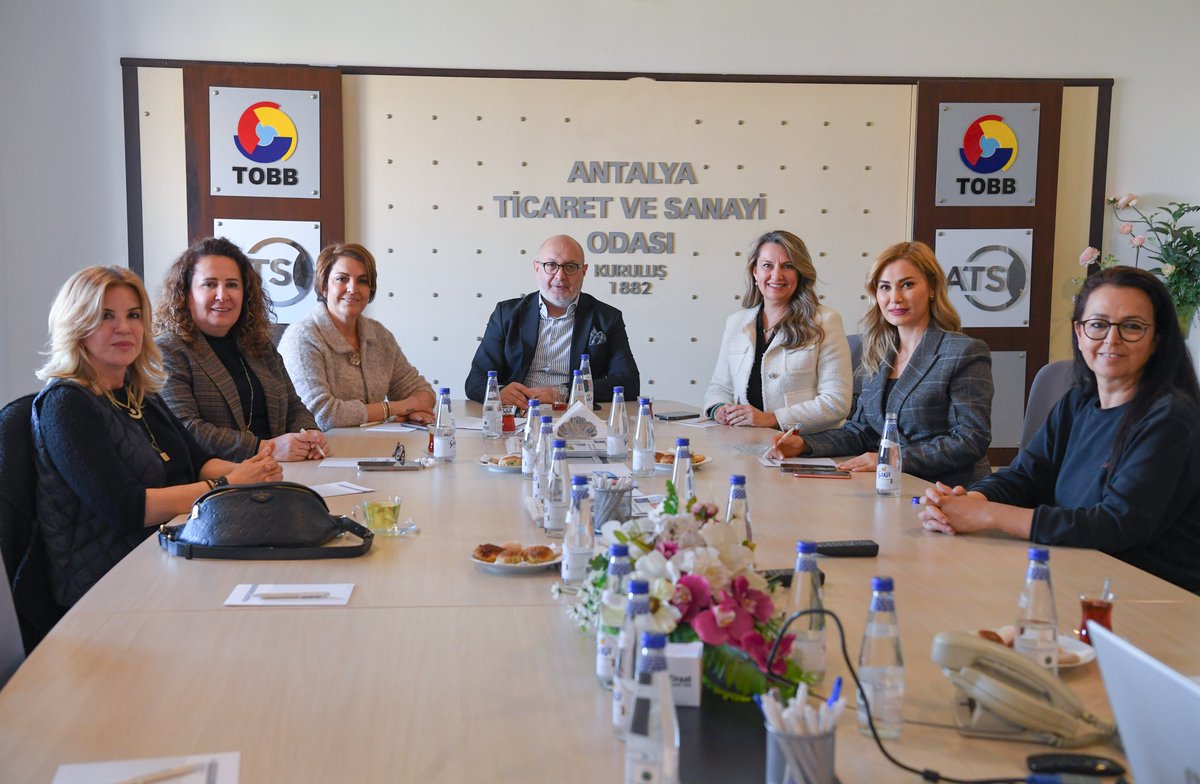 antalyatav's tweet photo. ATAV Kadın Müzesi Danışma Kurulu Toplantısı Yönetim Kurulu Başkanımız Emir Gündal’ın ev sahipliğinde yapıldı. Toplantıda Prof. Dr. Jale İnan 2024 Antalya Yılın Kadını Ödül Töreninin detayları konuşuldu. https://t.co/0G3OCAKiW6