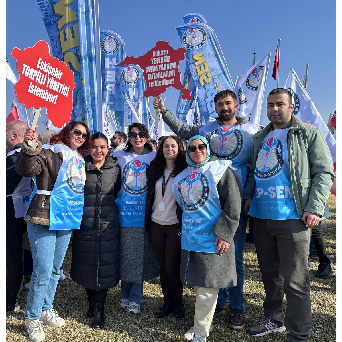 hmyraerdem's tweet photo. Türkiye’de hemşire açığı had safhada! OECD ülkelerinde 5 hemşirenin yaptığı işi Türkiye’de 1 hemşire yapıyor. Bu hem hastaları hem de sağlık çalışanlarını riske atıyor. Hemşire istihdamı bir tercih değil, bir zorunluluktur!
#YÖKveSağlıkBakanlığıGöreve
@hepsen_ankara @hepsen_2020 https://t.co/llPlyVcUSq