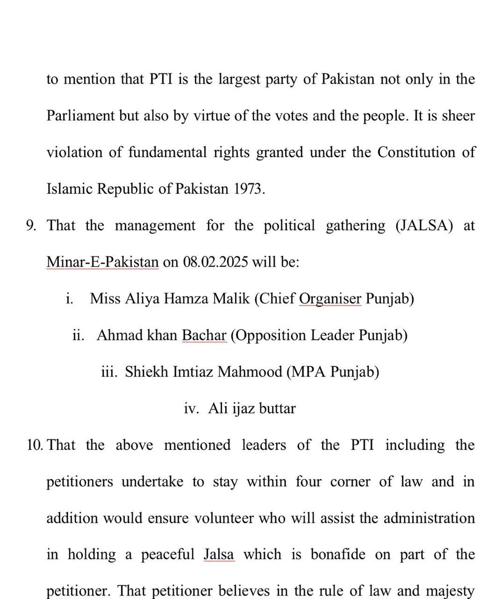 مینار پاکستان جلسے کی اجازت کے لیے چیف آرگنائزر   تحریک انصاف پنجاب عالیہ حمزہ ملک، اشتیاق اے خان اور  علی اعجاز بٹر  کی جانب سے لاہور ہائیکورٹ میں  درخواست دائر۔ 

“ہمیں پُر امن جلسہ کرنے کی اجازت دی جائے۔ آئینِ پاکستان سیاسی پارٹیز کو سیاسی اجتماع کرنے کی مکمل اجازت دیتا ہے۔