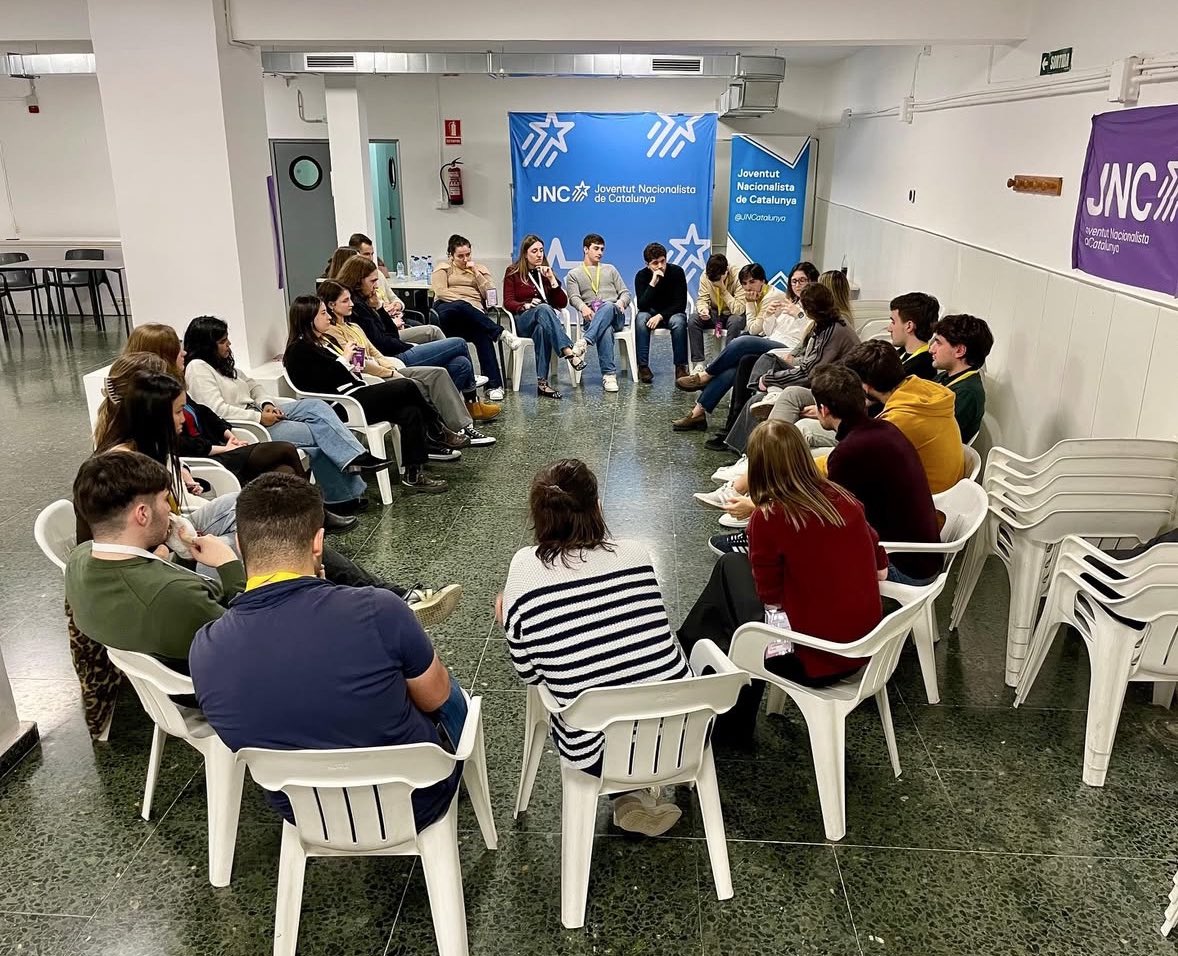 📍Aquest dissabte vam celebrar la I Escola Feminista de la JNC a casa.

📄Ha estat tot un honor acollir una jornada plena de reflexions, debat i aprenentatge sobre el feminisme.

💜Moltes gràcies per triar la nostra ciutat per celebrar la primera de moltes Escoles Feministes.