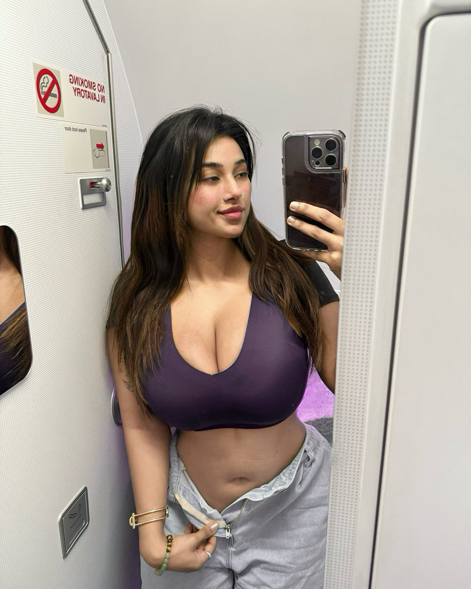 https_tequilaaa's tweet image. tine plane washroom..🔗