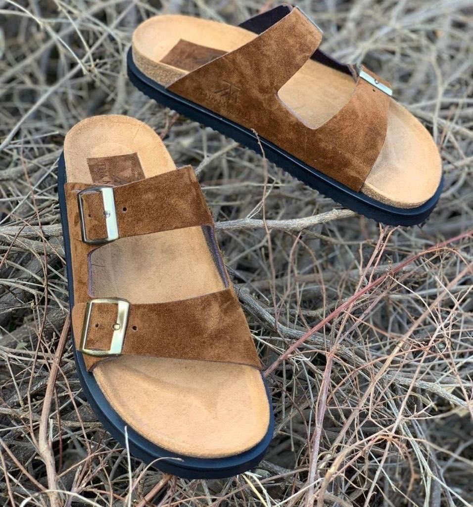 Mina___Sy's tweet photo. Hello ICI

Sandales noires en cuir synthétique avec brides croisées, 
Élégantes et confortable 
Disponible sur commande 
765062044 https://t.co/tEJnoZCN0p