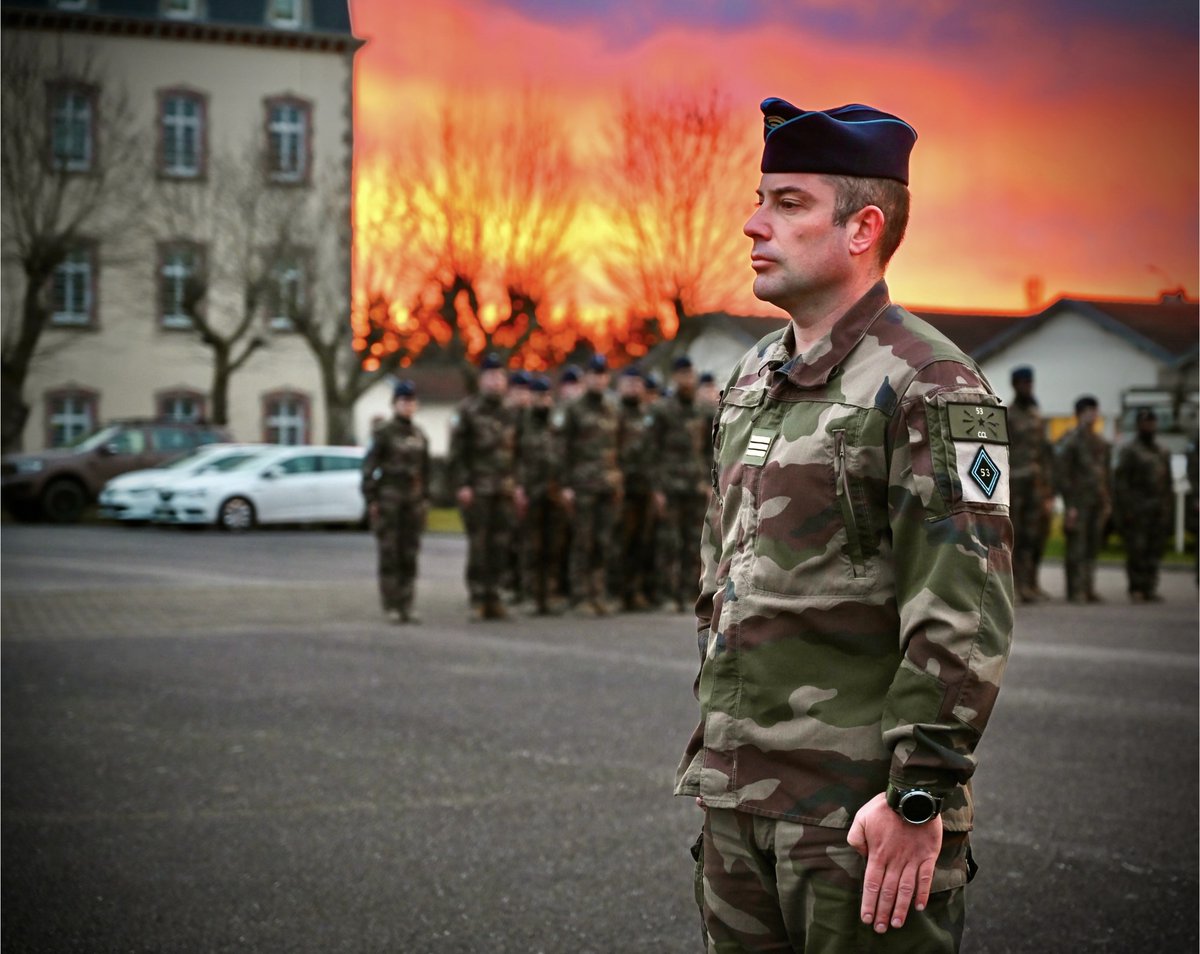 53eRT1's tweet photo. 🎖 Le capitaine Franck du 53e RT s’est distingué lors d’une mission mission opérationnelle en Roumanie par son commandement et son expertise des systèmes de communication. Déploiement, innovation et coordination ont marqué ses actions. Bravo pour ce témoignage de satisfaction 👏 https://t.co/yjtP74P4fJ