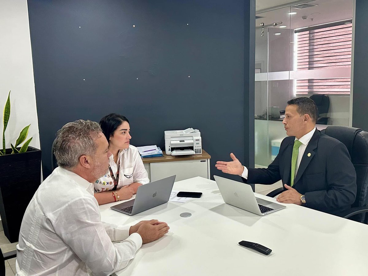 Tal y como adelanté; recientemente estuve en la República Dominicana reunido con los propietarios de SkyHigh Dominicana Juan Chamizo y Cesarina Beauchamp en miras de defender la oferta aérea desde Santo Domingo hacia nuestra ciudad de Aguadilla. Hay mucho optimismo y ambiente