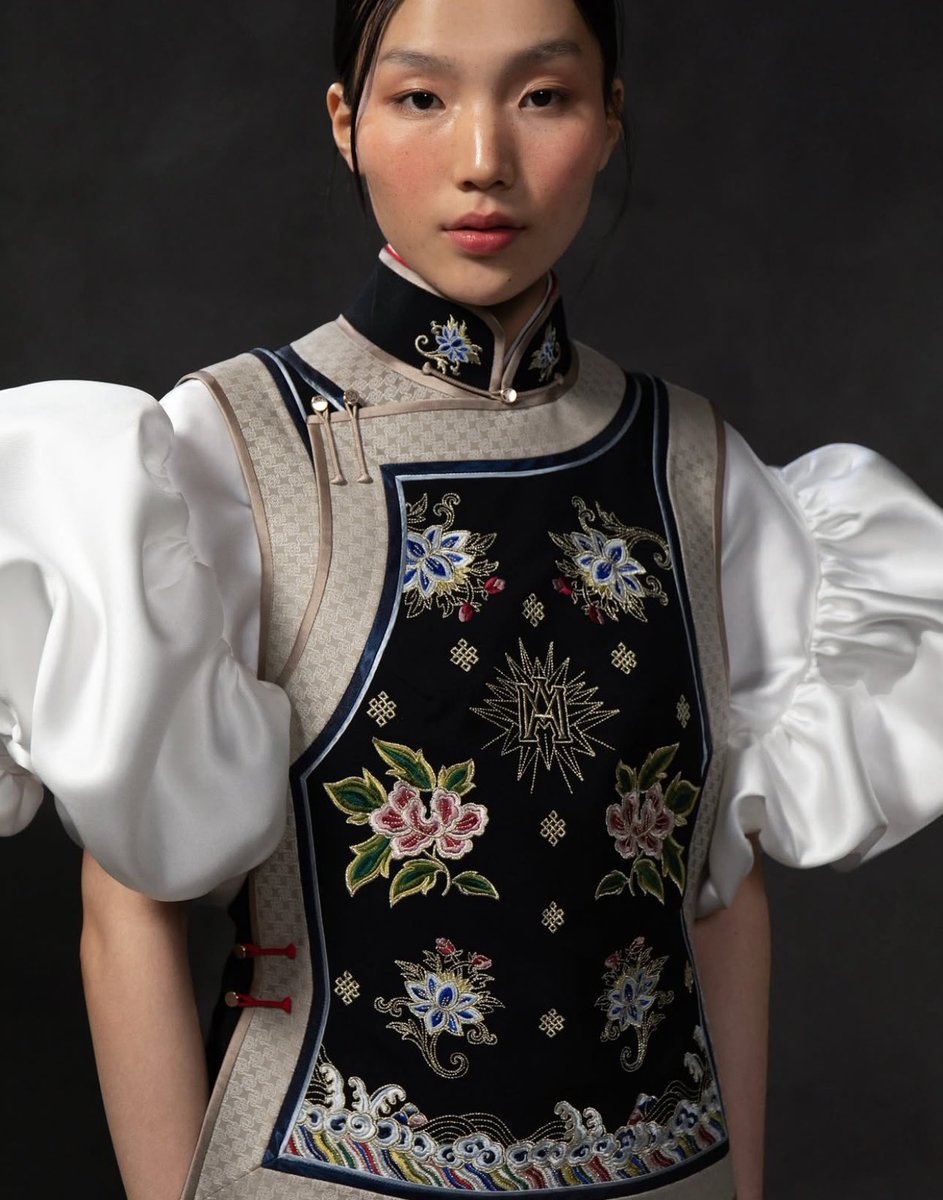 Outlander Magazine tweet media