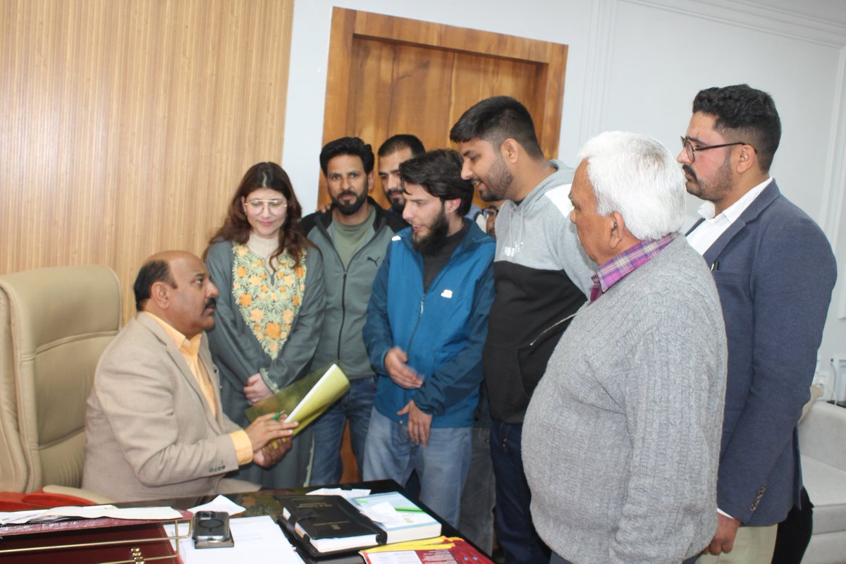 noor_gazala's tweet photo. "Engaging discussion with the Hon'ble Deputy CM of J&amp;K alongside JKSSB JE aspirants, voicing concerns and advocating for a fair, transparent, and timely recruitment process. Strengthening the future of J&amp;K’s engineering talent! 
#JKSSB #aspirants #AICHLS #jknc_ https://t.co/KwkaYI8uQ9