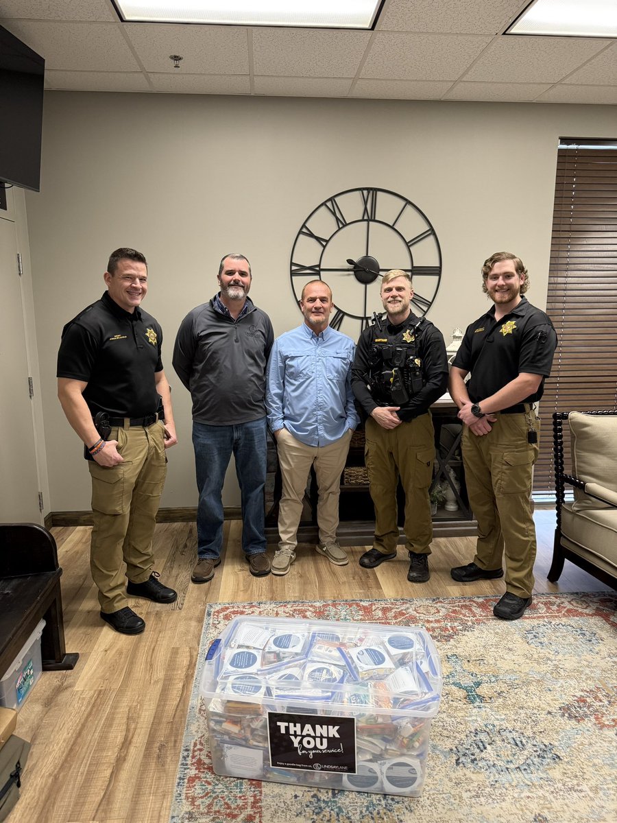 A huge thank you to Lindsay Lane Baptist Church for their support! The goodie bags you brought to our office are much appreciated, and it’s a constant reminder of the incredible support we have in our community. Thank you for always thinking of us and for your kindness.