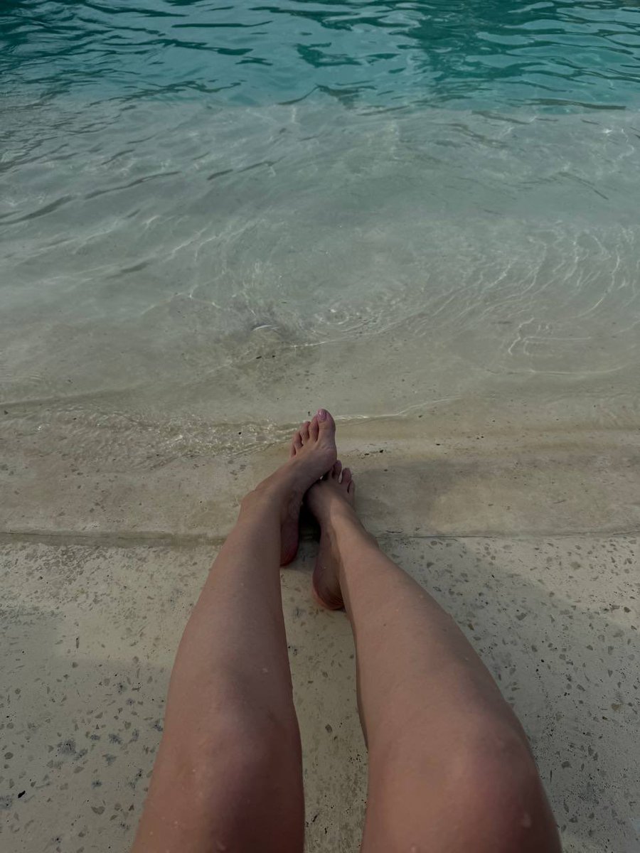 FEETCOINreal's tweet photo. Dive into the world of Feetcoin! 🦶🏼 🌊 

Enjoying the water with my feet, just like how you can enjoy the gains with feetcoin. 😏

Making a big splash in the crypto market. Join the community of crypto lovers who appreciate the finer things in life - like feet! 

#Crypto #FeetLovers #Investment #FeetCommunity #Feet #Toes #FeetWorship