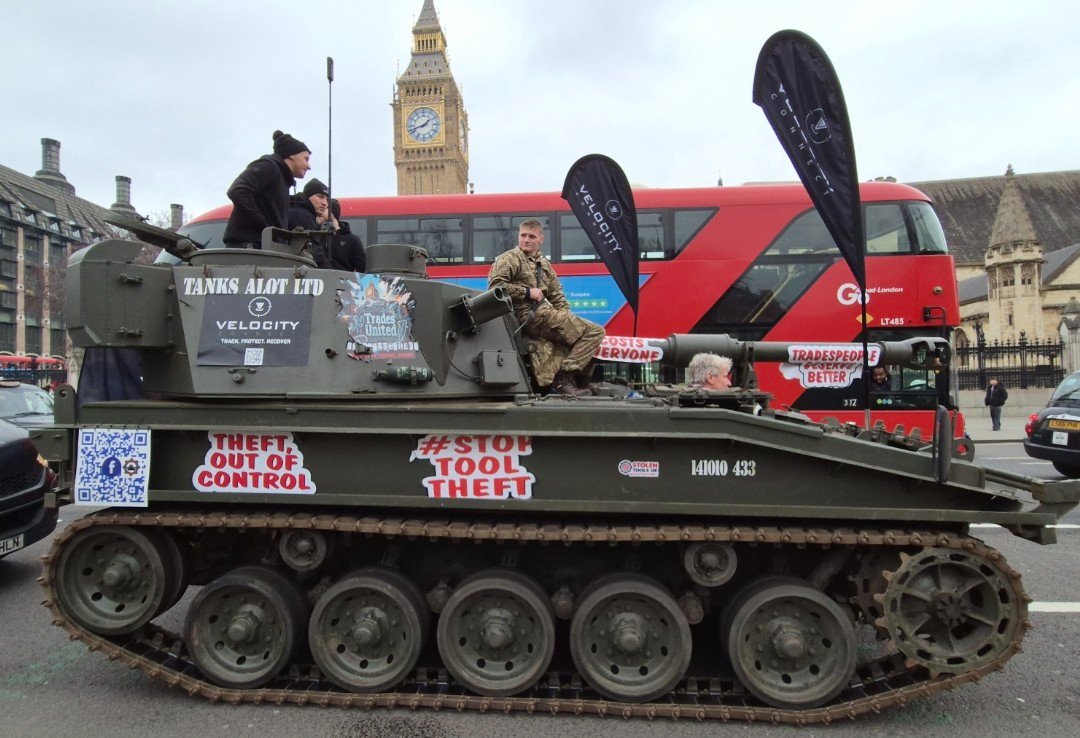 Big_Bro_News's tweet image. Highlights: Tradesmen Take Over Central London Protesting Tool Theft and Livelihood Loss

youtu.be/P8XXkLTgwbI?si…

 #StopToolTheft #Tradesman #Theft #MadeInBritain #Tradesmen #TradesWomen #worker #Tank #Police #government #Protest