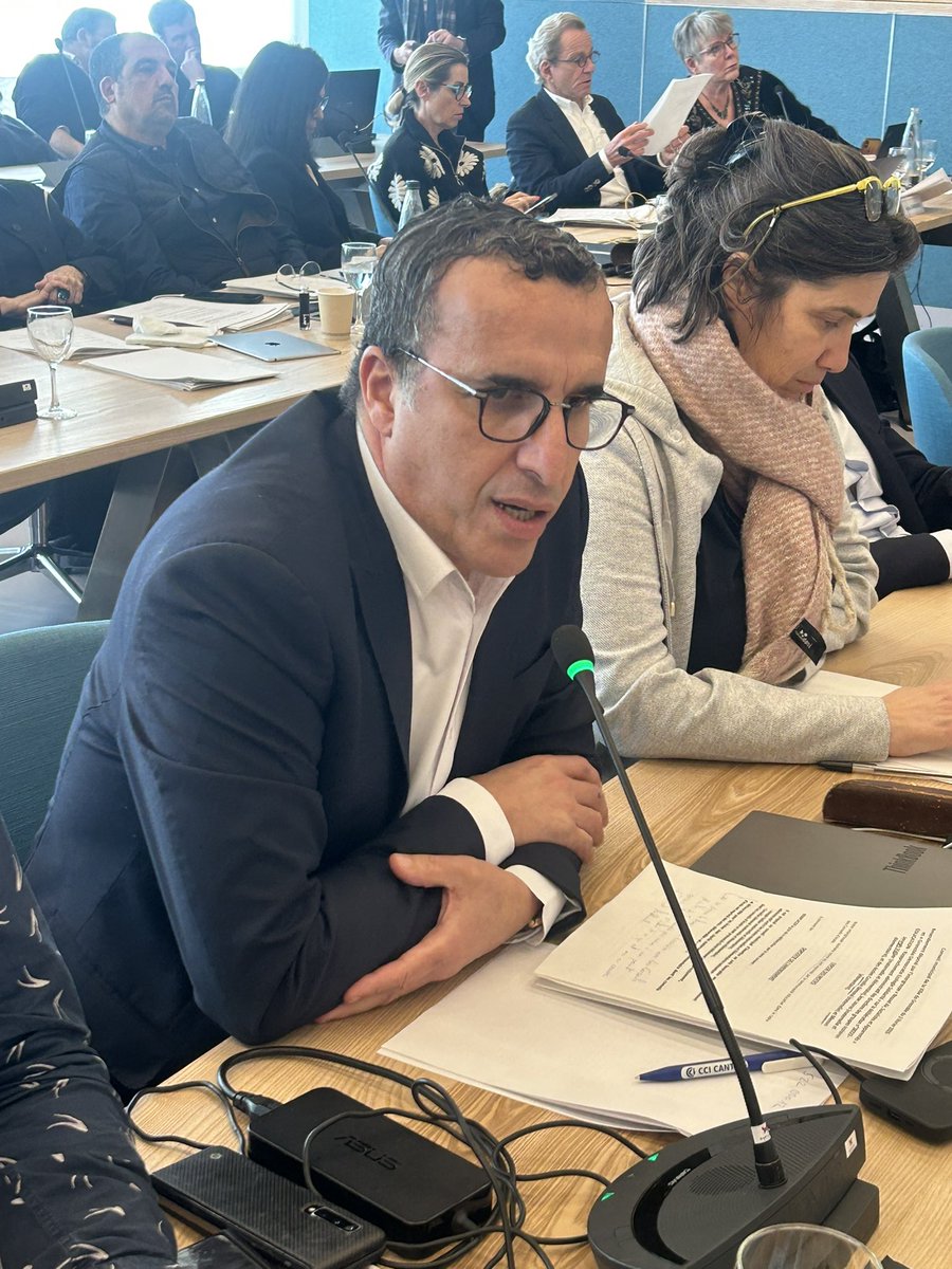 .<a href="/Bouzeghoub_HGre/">Hassen Bouzeghoub</a> intervient pour amender la délibération sur les rapprochements des écoles Joseph Vallier, Jean Jaurès et Cornelie Gemond - Menon, en appelant à suivre les avis exprimés par la communauté éducative. Amendement malheureusement rejeté… #CMGrenoble