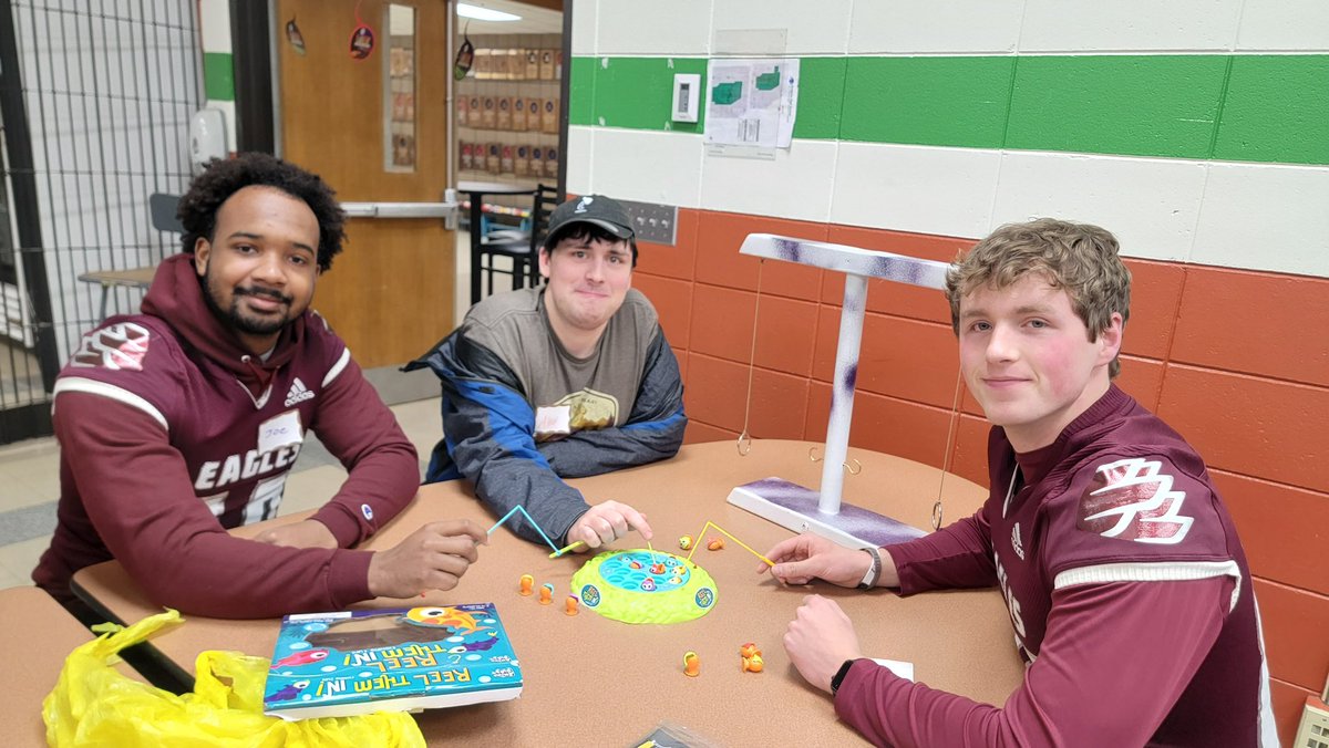 Fun way to close out the weekend by being apart of the Coulee Region All-Star Tailgate! We had a blast enjoying this event! 🏈🦅

#TheExperience #d3fb