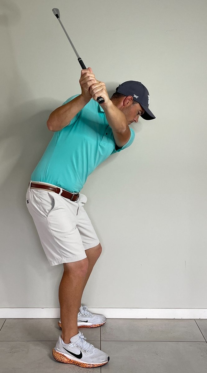 Do you struggle to rotate your body in the backswing?

If so, here are 4 of the most common reasons golfers struggle with rotation &amp; how to fix it

🧵👇