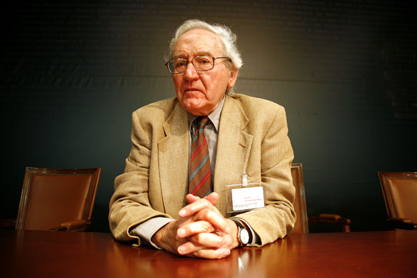 Fallece el jurista salmantino Elías Díaz, Premio Castilla y León de Ciencias Sociales y Humanidades en 1986

➡️<a href="/alferma1/">Alfonso F. Mañueco</a>  lamenta su pérdida, traslada su pésame a los familiares, y destaca su compromiso con la democracia

agenciaical.es/Noticia/661142