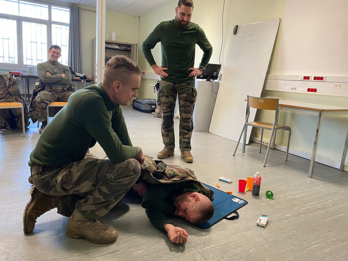 ✅ 4 formations PSC pour les réservistes.
✅ 3 nouveaux membres rejoignent nos rangs, issus d’autres régiments.
✅ Commission d’orientation : l’officier adjoint de réserve, aux côtés du CDU et des CDS, prépare l’avenir les parcours de carrière des réservistes