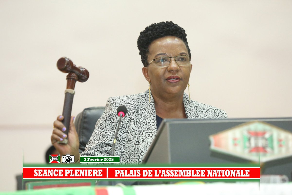 nshingamateka's tweet photo. 6/6 Les Honorables Députés ont plaidé pour la population qui se fait voler leur argent par la pratique de la cryptomonnaie.

Pour le Ministre des finances, du budget et de la planification économique, la cryptomonnaie est même reconnue par la Banque centrale. Par ailleurs, force lui a été de constater que cette pratique connait des limites au Burundi. Néanmoins, il juge que c'est justement par la matérialisation de la loi que les erreurs se font remarquer. Mais dans l'entre-temps, certains malfaiteurs se font attraper. La coopération internationale autorisera même le gel des biens et des fonds.

Le retrait limité des détenteurs des comptes bancaires est un aspect qui pique au vif les Honorables Députés.
L'idée, a rétorqué le Membre du Gouvernement, est de limiter le port en sac des montants colossaux. Les hommes d'affaires devraient privilégier les pratiques de transfert et de chèque. Néanmoins, il a promis de négocier avec la BRB en vue de revoir en hausse ce plafond de retrait qui se chiffre à trente millions de francs Burundi (30.000.000BIF).

Au terme d'un long débat et analyse approfondie au sujet des amendements, le projet de loi a été adopté à l'unanimité des Honorables Députés présents.
