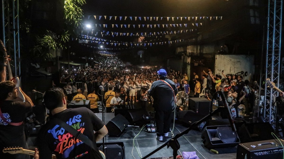 mayonnaisemusic's tweet photo. #YRWeekend at Brgy. Pinagbuhatan dump 🙏
#Mayo22 #MayoNation #YellowRoomPH https://t.co/S6fBzLWRdS