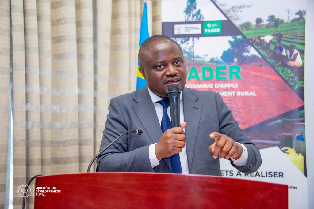 rdc_directcd's tweet photo. #RDC: Cinq projets phares du programme d'appui au développement rural (#Pader)qui vont bénéficier du financement du gouvernement congolais à travers la cellule des financements en faveur des Etats fragiles (#CFEF), ont été lancés lundi à Bibwa dans l'Est de Kinshasa, capitale de la République démocratique du Congo, au cours d'un atelier organisé du 3 au 4 février 2025.

"Ce programme comporte 5 projets phares déjà validés au  Conseil des ministres et qui vont bénéficier du financement du gouvernement congolais à travers la cellule des financements en faveur des Etats fragiles (CFEF) ", a déclaré Muhindo Nzangi, ministre d'État en charge du développement rural. @acprdcongo
@davidbabombwa @TricyaT