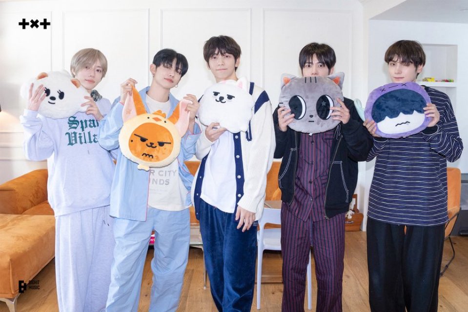 It's finally out!~ TO DO spin-off “We Live Together” has released. a story about living together, noisily and happily. MOAs you can see a more relaxed and exciting side of us! don't miss it, watch it now 🔗 youtu.be/D0Bd9Es4_Lk?si…
⠀