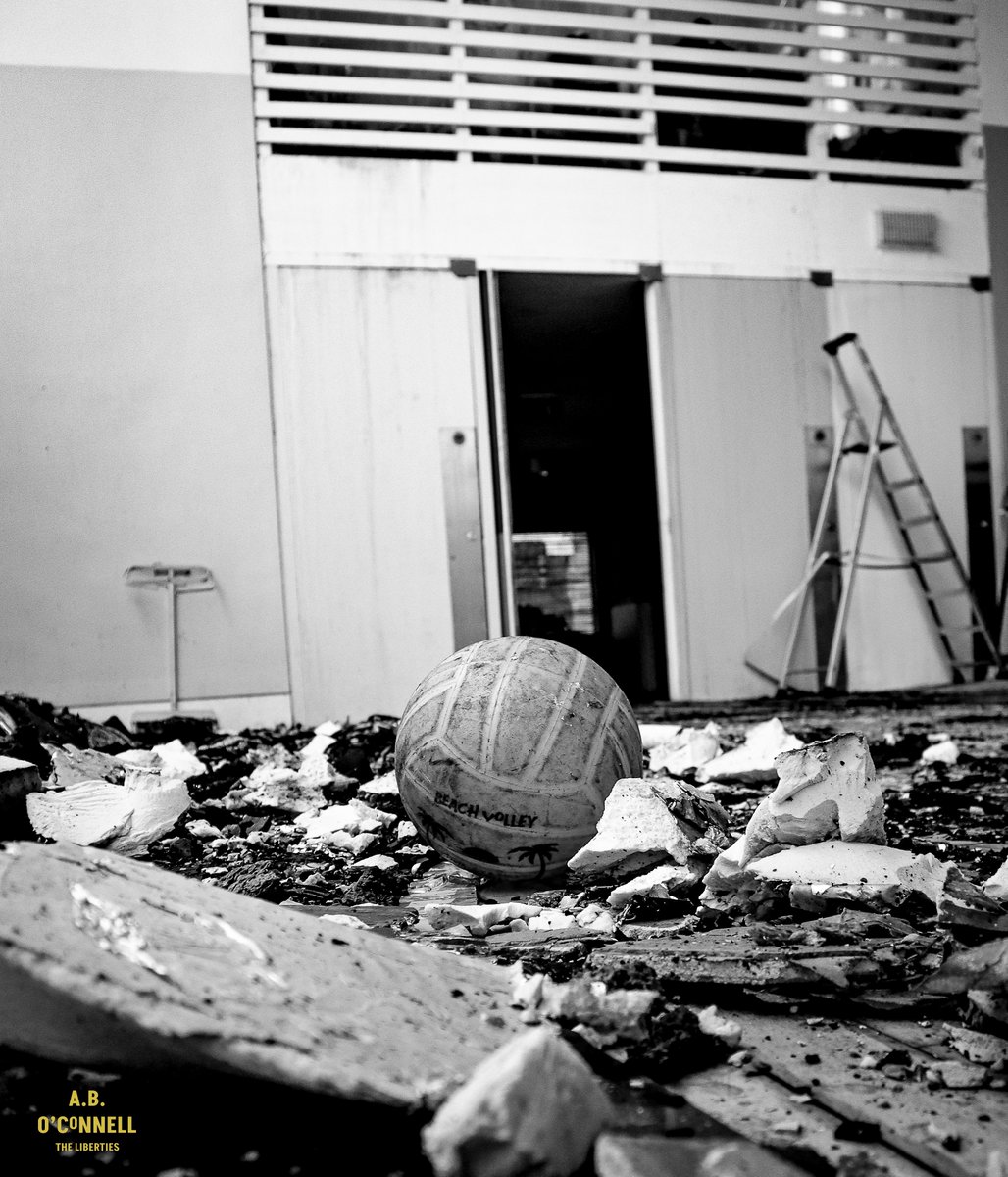 andrewboconnel1's tweet image. #BROKENCOMMUNITIES A documentary project pointing the lens on issues in flat complexes in Dublin&apos;s inner city. The Donore Community Centre fire happened in June 2021. The heart of this community still lies silent today, 3 years on. @sourcephoto @lensculture @PhotoMuseumIRL