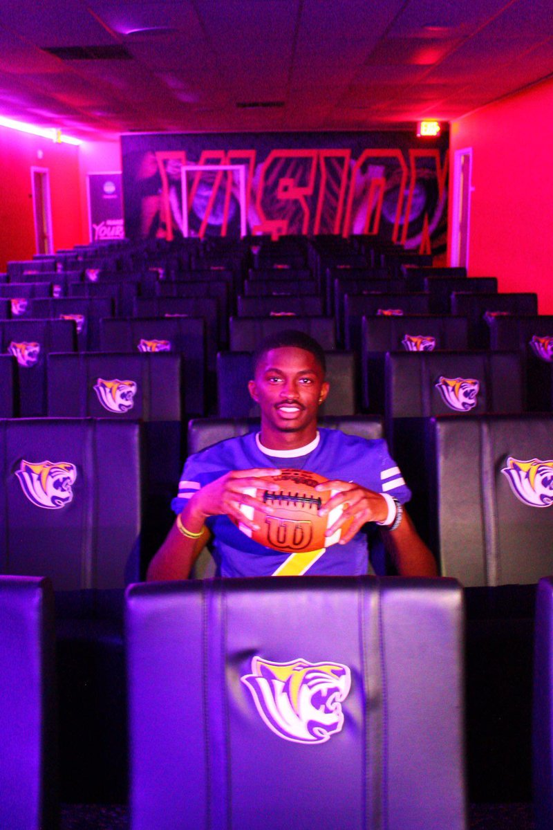 Damon Edwards Jr (@damon_jr_6) on Twitter photo After thoughtful consideration, and great talks with <a href="/CoachHolmes5/">Coach Paul Holmes</a> and <a href="/coachrdickerson/">Ron Dickerson Jr</a>. I believe i have found my home away from home. #Committed @Grovetown_FB <a href="/Mr_KStark1/">Coach Starkey</a> <a href="/RecruitGeorgia/">Recruit Georgia</a> <a href="/coachNFHankins/">coachNFHankins</a> After thoughtful consideration, and great talks with <a href="/CoachHolmes5/">Coach Paul Holmes</a> and <a href="/coachrdickerson/">Ron Dickerson Jr</a>. I believe i have found my home away from home. #Committed @Grovetown_FB <a href="/Mr_KStark1/">Coach Starkey</a> <a href="/RecruitGeorgia/">Recruit Georgia</a> <a href="/coachNFHankins/">coachNFHankins</a>