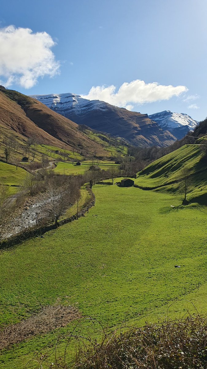 💚 Así de espectaculares lucen hoy los Valles Pasiegos 🏔️

📍 La Concha (Cantabria)

📷 IG mateomonasterio