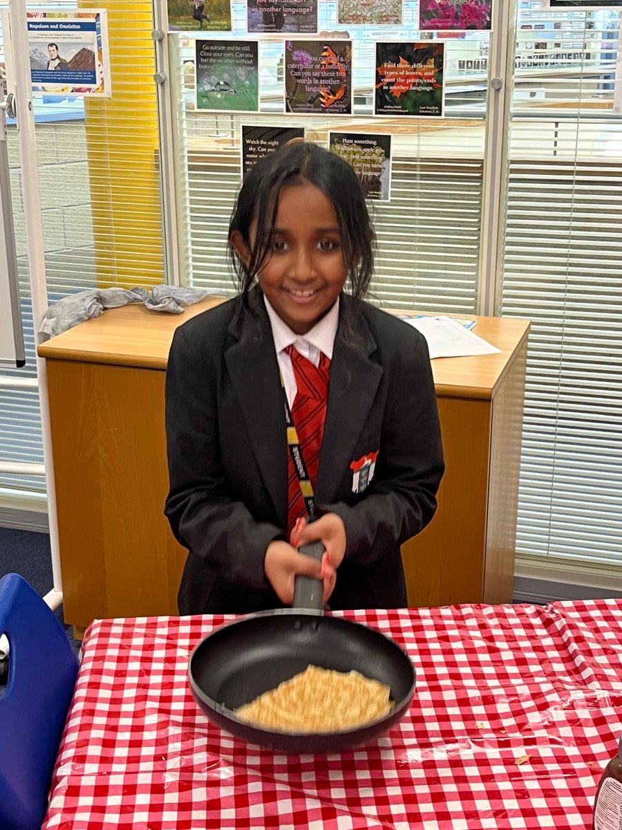 The turn of 4EG today to learn about the French tradition of ’La Chandeleur’ and try their hands at crêpe tossing! A fabulous attempt by all!