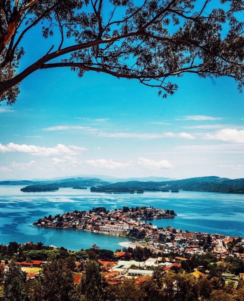 A few kilometers remain for the Lions of SARAMBWE to reach the liberation of Bukavu. #Homeland