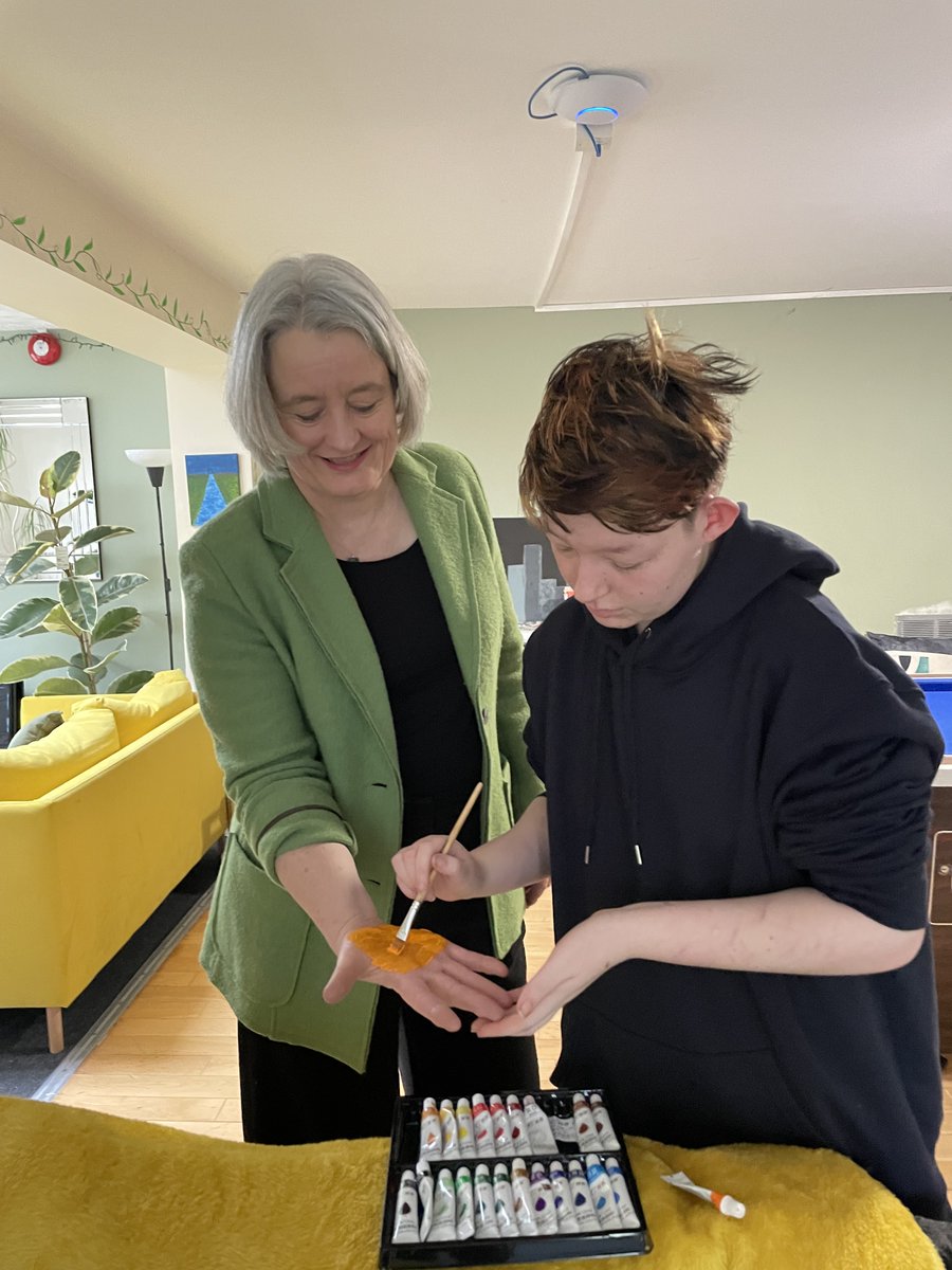 Claire Young MP 🔶 tweet media