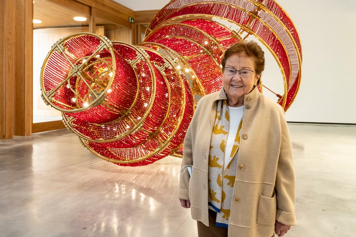 A Embaixada de Portugal apresenta os seus mais sentidos pêsames à família e amigos de Helga de Alvear. Despedimo-nos hoje, com profundo pesar, da galerista, colecionadora e mecenas que, em janeiro de 2024, foi condecorada com a Medalha de Mérito Cultural.
© Museo Helga de Alvear