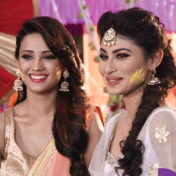 artist1410's tweet photo. the ship                                        the hater💀

#AdaaKhan #MouniRoy #ArjunBijlani https://t.co/mWinBQhw1t