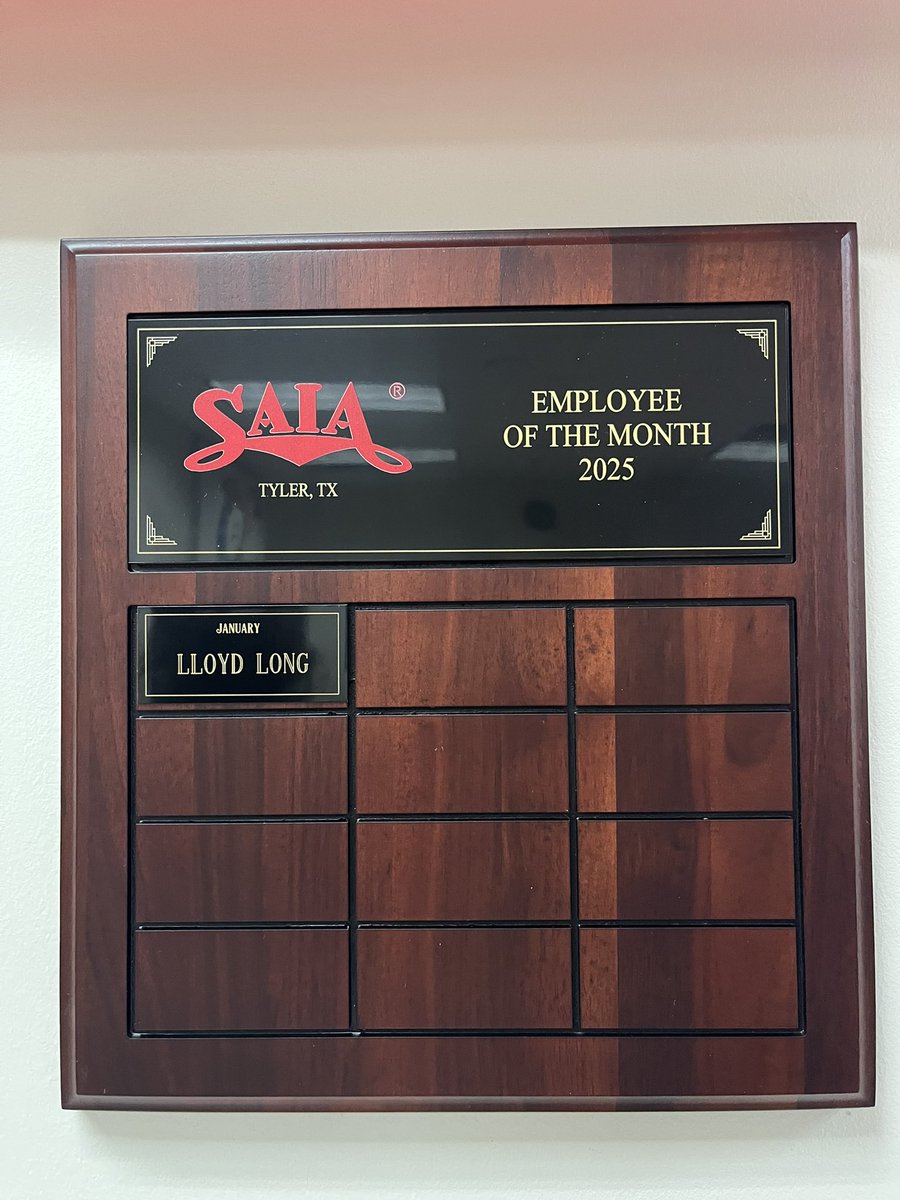 SaiaKendraT's tweet photo. Starting off February honoring our first Employee of the Month for 2025.  Lloyd Long City Driver of 30+ years with Saia.  Dedication and willingness to do what is needed to move the team toward “Customer First” at every turn.  
#SaiaLTLFreight
#SaiaStrong https://t.co/AY9pG0yJdP