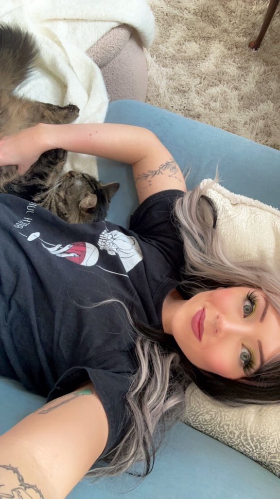 LunarLizzy 🦋 tweet media