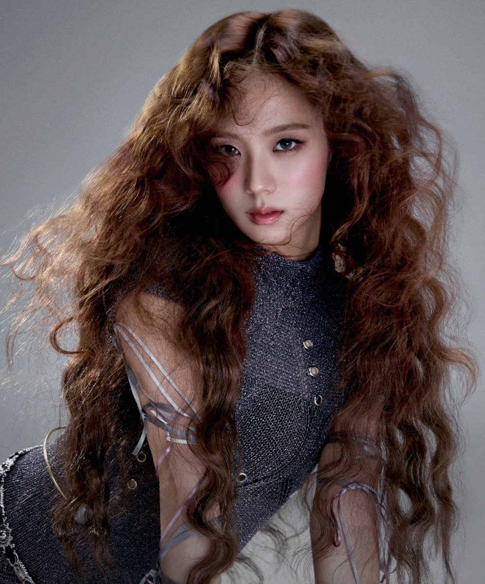 blckpinkpic's tweet photo. KIM JISOO OMG????! https://t.co/KsIqN75kNf