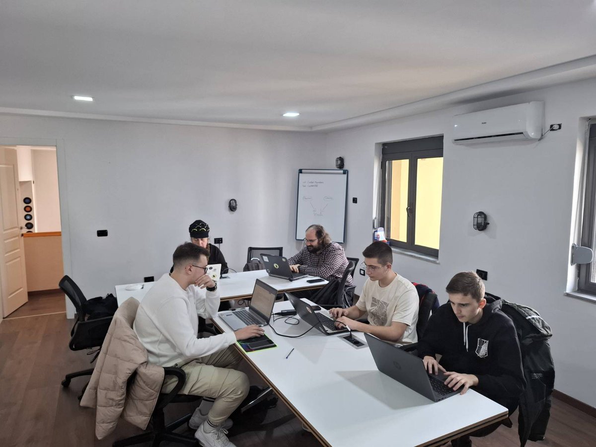 🥳Gëzuar 24-vjetorin Wikipedia angleze!
Për ta festuar këtë ditë, disa uikipedianë u takuan në Tiranë më 1 shkurt për të folur e redaktuar artikuj në Wikipedia. Falenderojmë Marsin, Noelin, Manuelin, Ertin dhe Kleinin që janë gjithmonë pranë nesh. #Wikipedia24 #Wikipediashqip