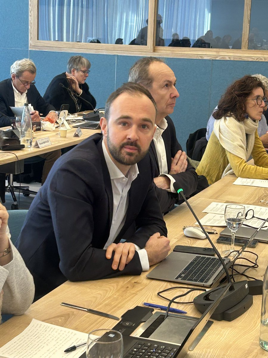 .<a href="/r8main/">Romain Gentil</a> rappelle notre soutien au projet de nouvelle Cuisine centrale, tout en regrettant que son périmètre se limite à Grenoble et Echirolles alors qu’il s’agissait là d’un projet sur lequel nous pouvions “faire Métropole” et agir sur notre stratégie alimentaire. #CMGrenoble