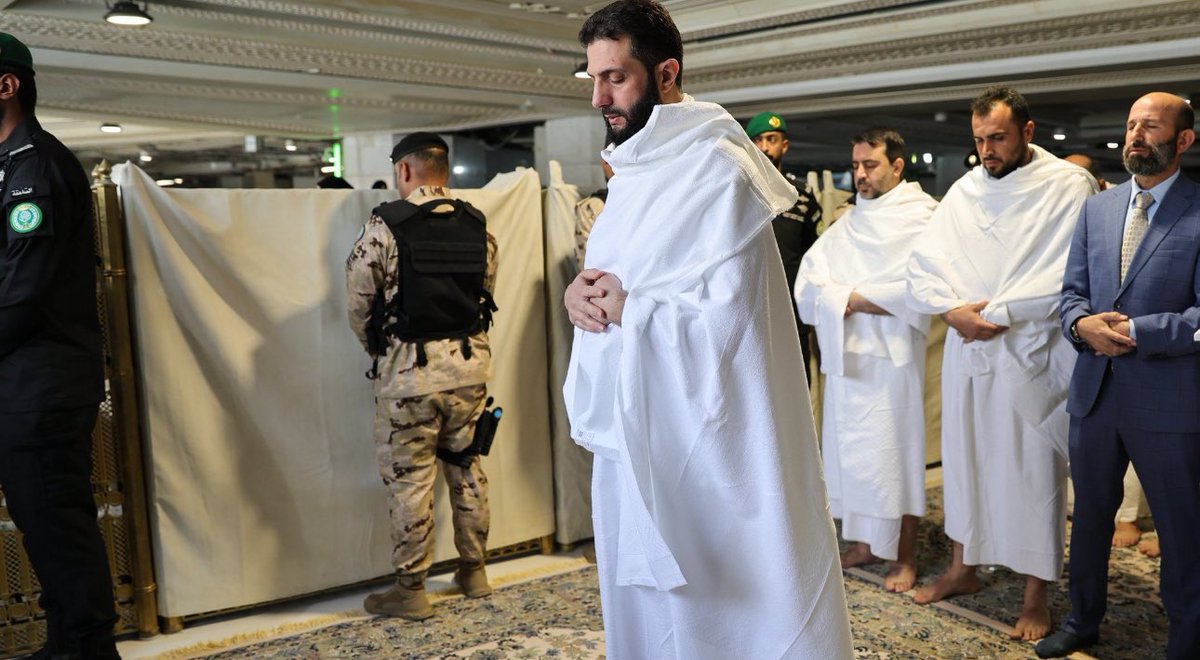 فخامة رئيس الجمهورية العربية السورية السيد #أحمد_الشرع ووزير الخارجية السيد أسعد الشيباني يؤديان مناسك العمرة.
#سوريا 
#المملكة_العربية_السعودية