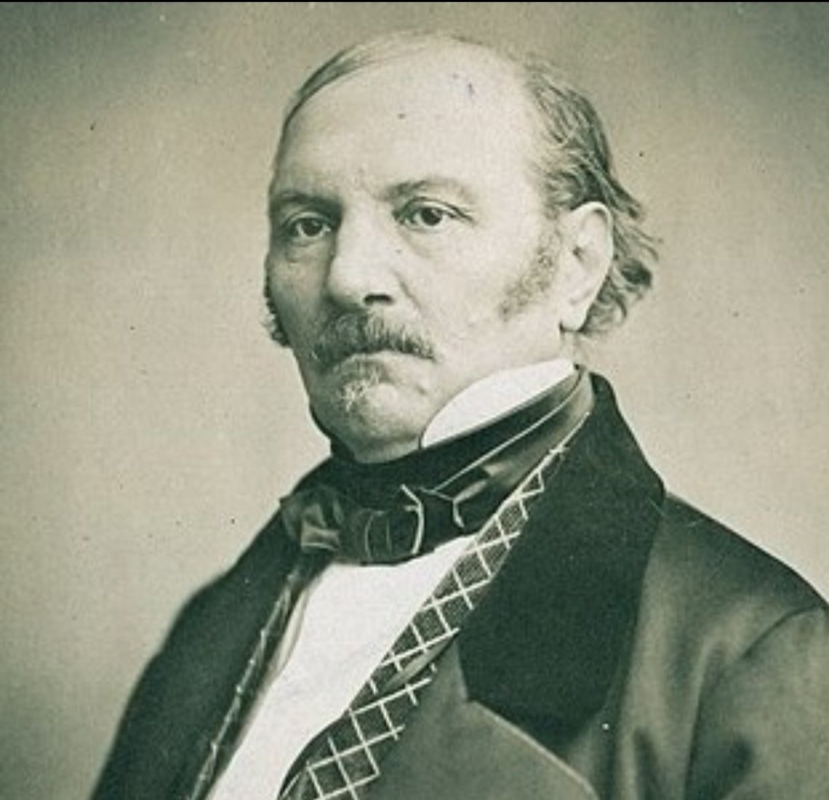 xavierpadilla's tweet photo. Para quienes ignoran qué es la Doctrina Espiritista, aquí tienen el resumen literal que Allan Kardec recopiló en París por vía mediúmnica a fines de 1850:

«Dios es eterno, inmutable, inmaterial, único, todopoderoso, soberanamente justo y bueno.

»Él ha creado el universo, que https://t.co/Bwu65mz2aa