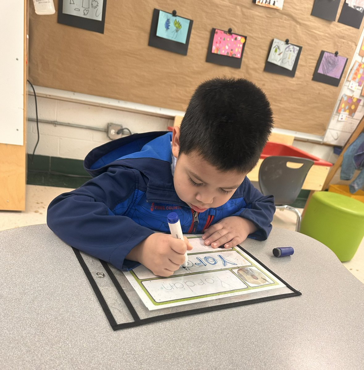 DrVickiLarson's tweet photo. Check out these amazing young learners practicing their skills and building confidence every day! #FutureWriters #HarvardRising #EarlyLearning https://t.co/ZGhRpNbtEb