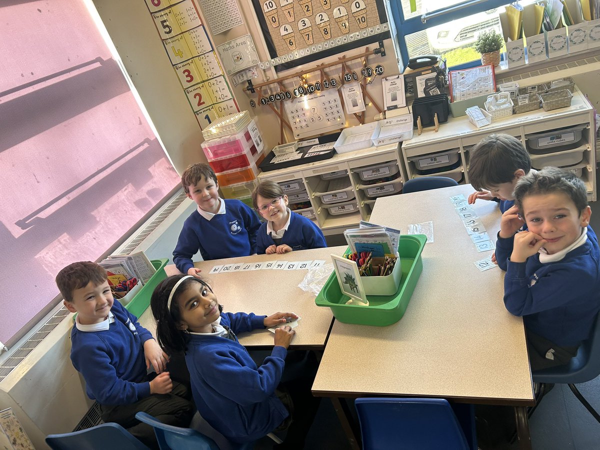 PCPFoxes's tweet image. In maths we started a new unit - numbers to 20. We played games to help us recognise numbers to 20. We had to spot the missing numbers and work out which numbers had been swapped #pcpmaths