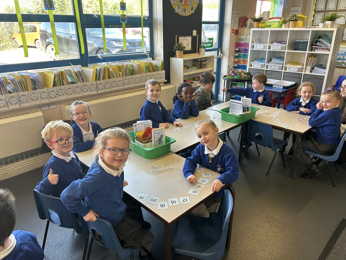 PCPFoxes's tweet image. In maths we started a new unit - numbers to 20. We played games to help us recognise numbers to 20. We had to spot the missing numbers and work out which numbers had been swapped #pcpmaths