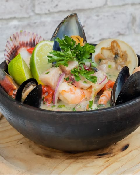PulmaySeafood's tweet photo. Nuestro mariscal frío es un regalo a tu paladar... 📷📷
Fresco y exquisito 📷📷📷
Haz tu reserva y ven a deleitarte con nuestras creaciones 📷
#pulmayrestaurante #pulmayborderío #maricalfrio #comidatradicional #seafood #vitacura #vitacurachile #restaurantevitacura https://t.co/S6zofy5yuL