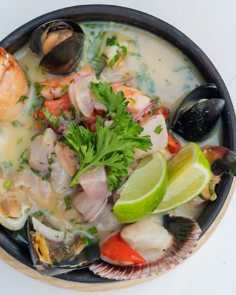 PulmaySeafood's tweet photo. Nuestro mariscal frío es un regalo a tu paladar... 📷📷
Fresco y exquisito 📷📷📷
Haz tu reserva y ven a deleitarte con nuestras creaciones 📷
#pulmayrestaurante #pulmayborderío #maricalfrio #comidatradicional #seafood #vitacura #vitacurachile #restaurantevitacura https://t.co/S6zofy5yuL