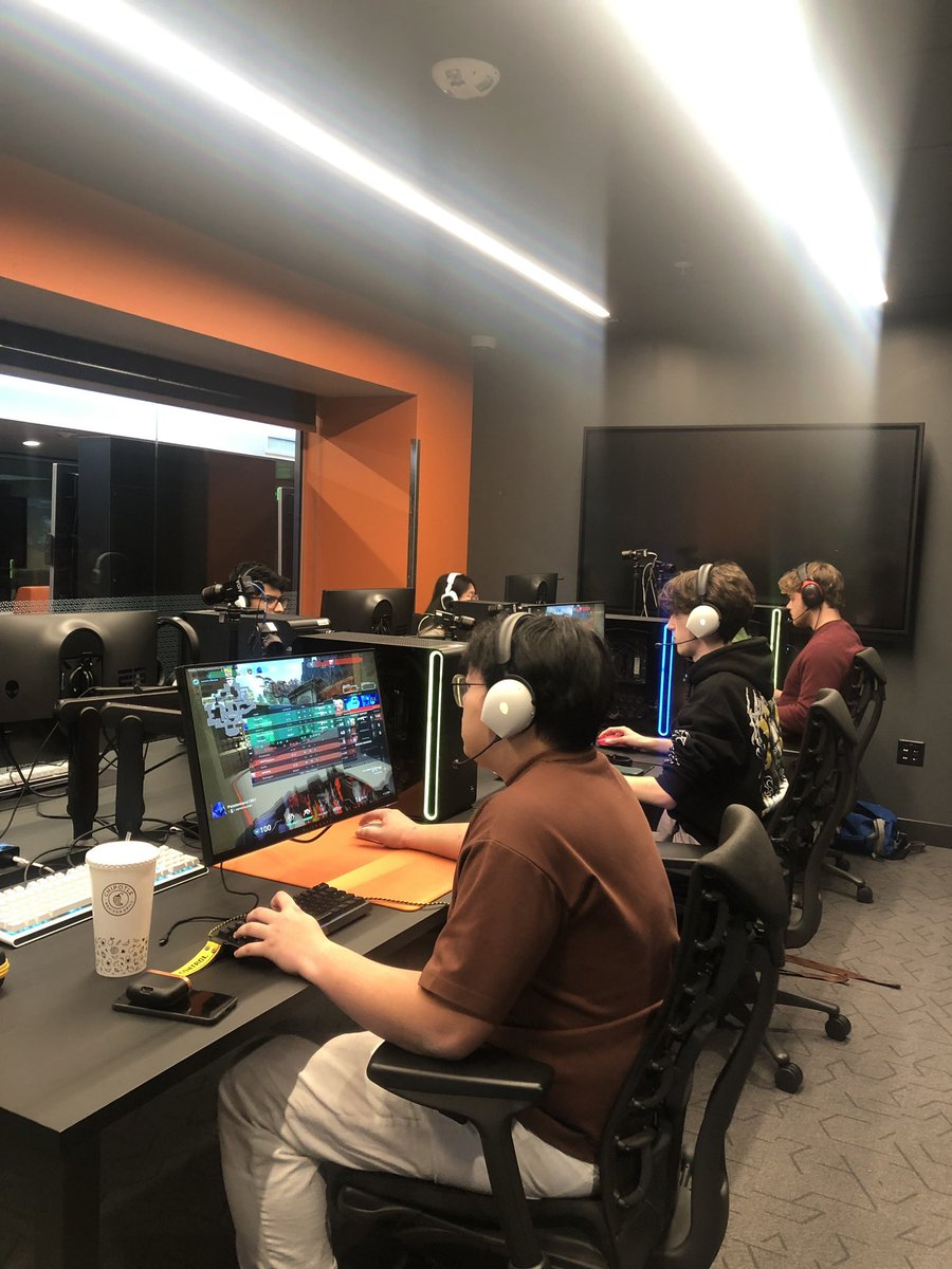 40 players came together to compete in our Valorant Bevo Cup! Huge congratulations to team Shinco Shooters (Bayerkam, Shinco, Jonanak, Simply, and Mariposa). 🏆 
A big thanks to all the players who participated and our amazing LG crew and staff for running this tournament! 🙌