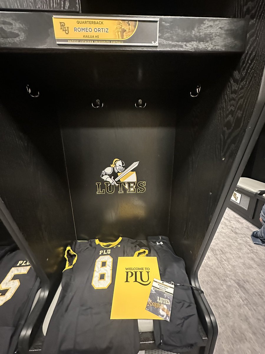 romeo ortiz (@_itz_romeo) on Twitter photo Pacific Lutheran Official Visit ☑️
<a href="/SpencerCrace/">Spencer Crace</a> <a href="/Zach_Willis45/">Zach Willis</a> <a href="/BrantMcAdams/">Brant McAdams</a> <a href="/PLUFootball/">Pacific Lutheran Football</a> Pacific Lutheran Official Visit ☑️
<a href="/SpencerCrace/">Spencer Crace</a> <a href="/Zach_Willis45/">Zach Willis</a> <a href="/BrantMcAdams/">Brant McAdams</a> <a href="/PLUFootball/">Pacific Lutheran Football</a>
