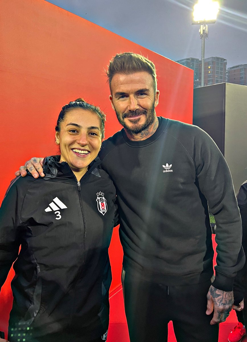 Fulya’da rüya gibi bir akşam 😍🖤 
Çocukluk aşkımız Beşiktaş’ta  🦅🔥 
#DavidBeckham