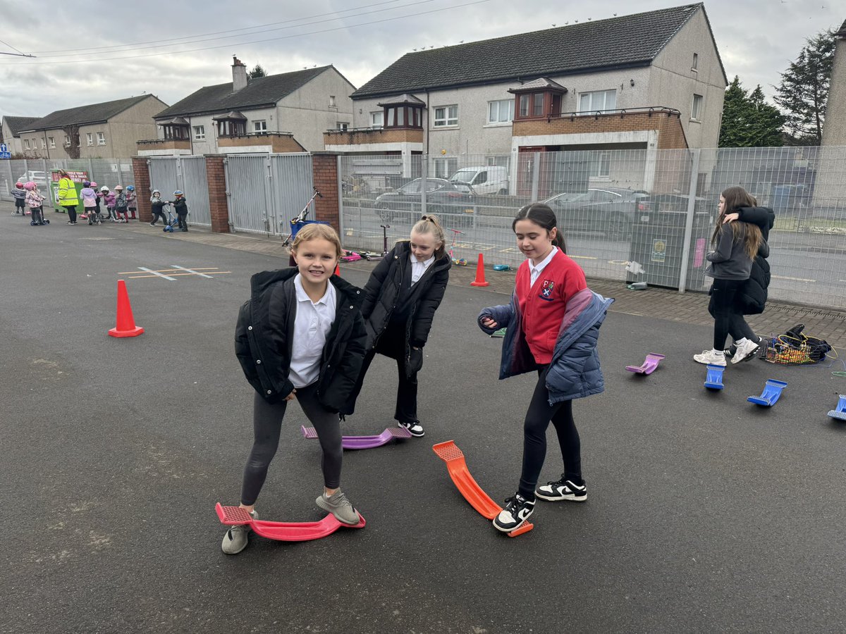 Mrs R Flynn tweet media