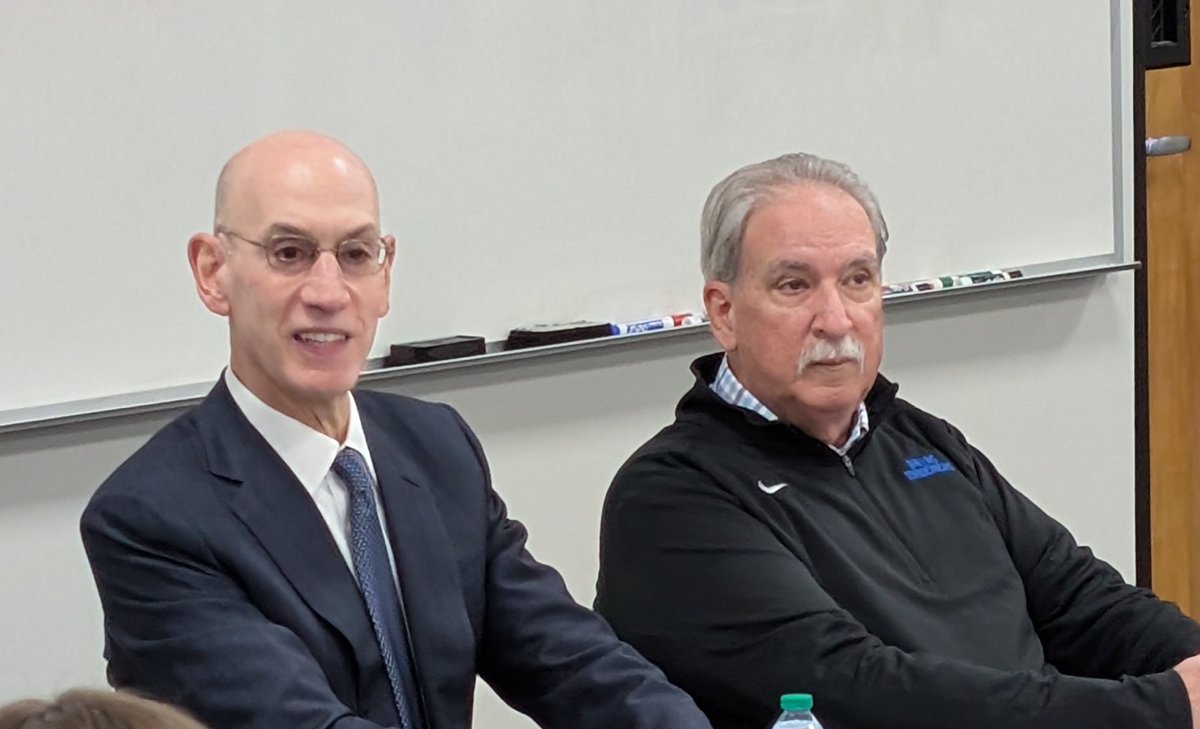 1lasooz's tweet photo. We create leaders @UofSC  by introducing students to the best in the world. @UofSC_HRSM Leadership class ...The commissioner of the @NBA. https://t.co/7keICOsdDL