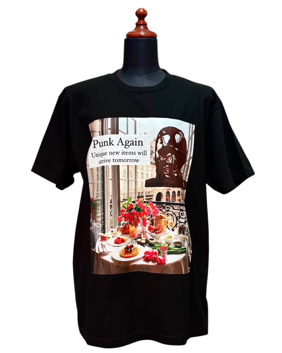 roundtheworld_b's tweet photo. Rapist Hotel T-shirts  

London の Hotel の平和な朝食テーブルにRapist のイラストを組み込んだユニークな作品
ジャケットの下から覗くとインパクト際立つプリント
ジョークの効いたT-shirtsです。
本日発売です

https://t.co/jd1jH2F28o
#punk
#punkfashion 
#tshirts
#hotel
#breakfas
#fukuoka https://t.co/oTrBZiOoJS